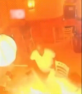 İspanya'da şaka gibi olay! Siparişi istediği gibi gelmeyince kafeyi ateşe verdi: O anlar kamerada - 1. Resim