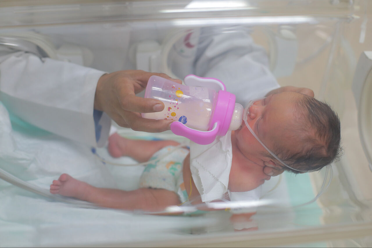 İsrail çadırlara saldırdı, 25 Filistinli hayatını kaybetti! Gazzeli bebekler hayata tutunmaya çalışıyor - 3. Resim