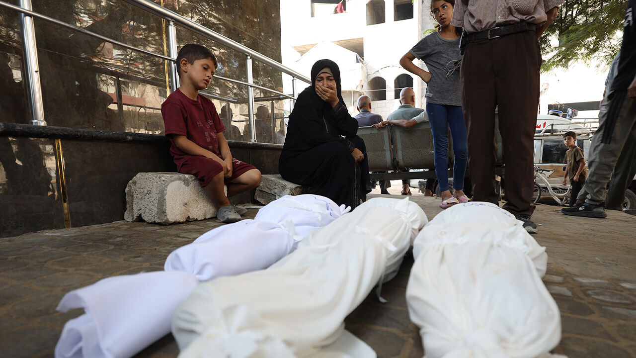 İsrail çadırlara saldırdı, 25 Filistinli hayatını kaybetti! Gazzeli bebekler hayata tutunmaya çalışıyor - 5. Resim