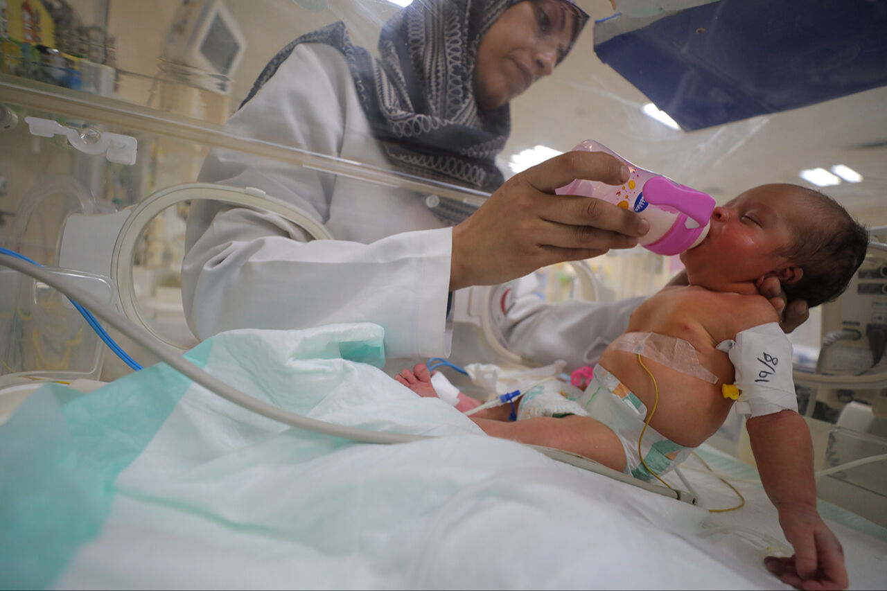 İsrail çadırlara saldırdı, ölü sayısı artıyor! Gazzeli bebekler hayata tutunmaya çalışıyor - 6. Resim