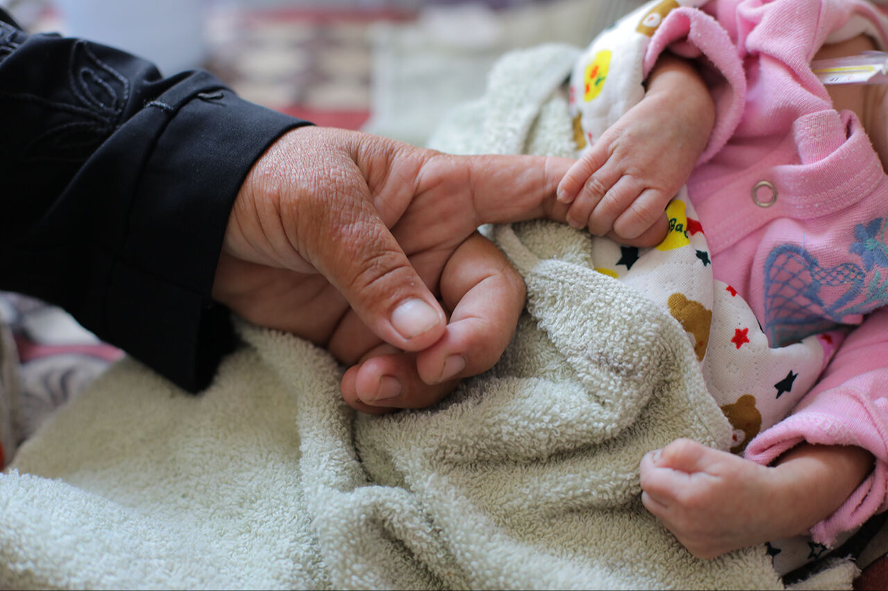 İsrail çadırlara saldırdı, ölü sayısı artıyor! Gazzeli bebekler hayata tutunmaya çalışıyor - 16. Resim