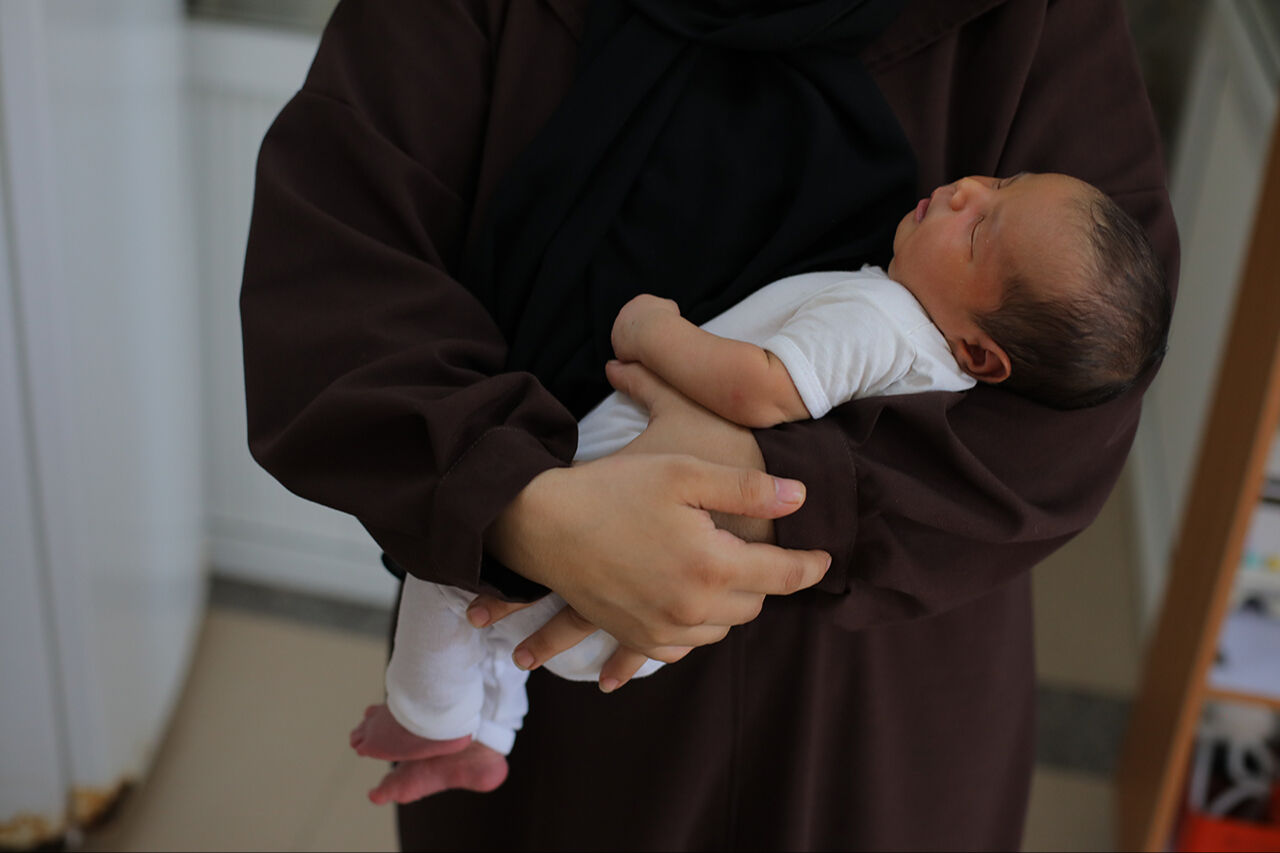 İsrail çadırlara saldırdı, ölü sayısı artıyor! Gazzeli bebekler hayata tutunmaya çalışıyor - 14. Resim