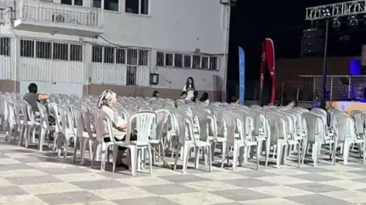 Konsere kimse gitmemişti! Özlem Çerçioğlu sebebini açıkladı - 1. Resim