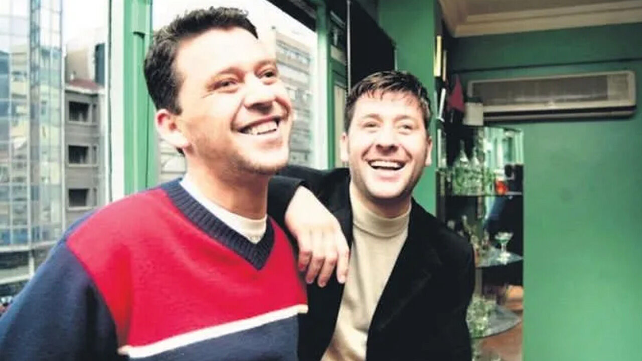 Metin Şentürk'ün kardeşi Bayram Şentürk neden öldü? Şarkıcı acı haberi duyurdu - 1. Resim