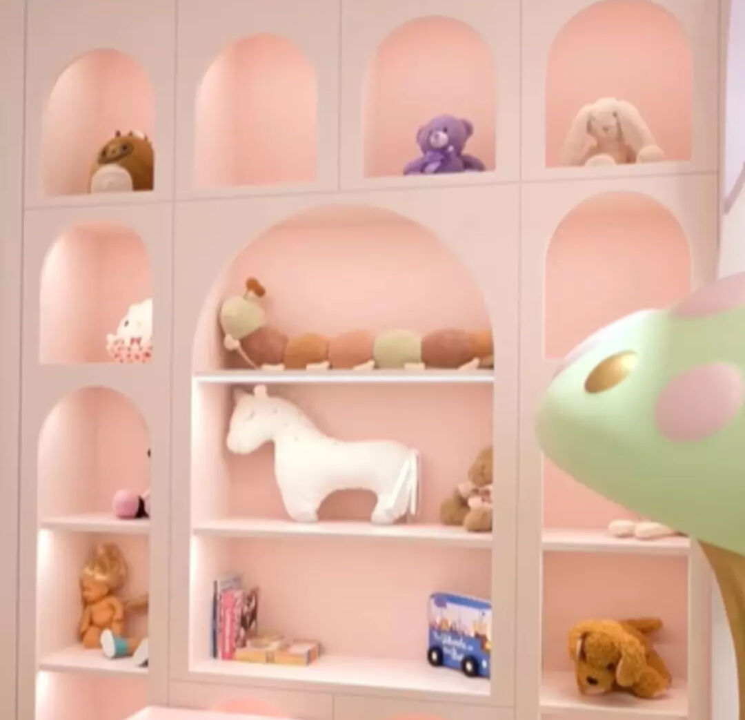 Nazlı Sabancı, kızının oyun odasını paylaştı! Bir bakan bir daha baktı, içinde yok yok... - 3. Resim