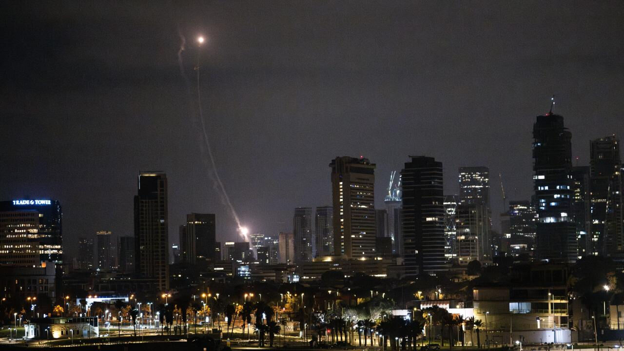 Tel Aviv'de patlama sesleri! Yemen'den füze yağmuru geldi - 1. Resim