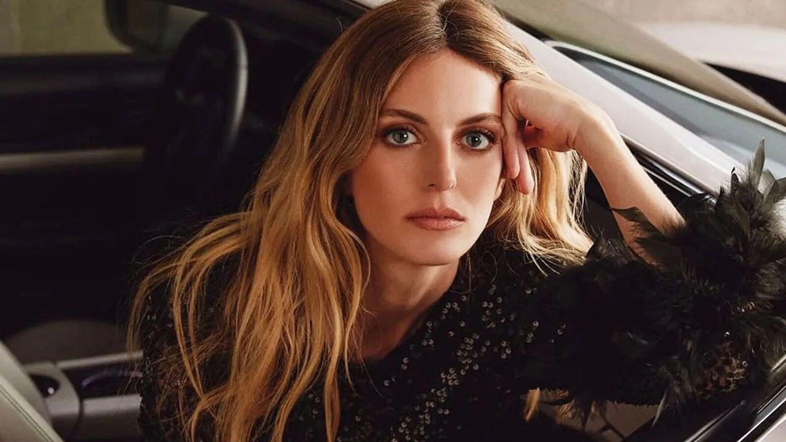 Ünlü oyuncu Bige Önal’ı akrep soktu! Apar topar hastaneye kaldırıldı - 2. Resim