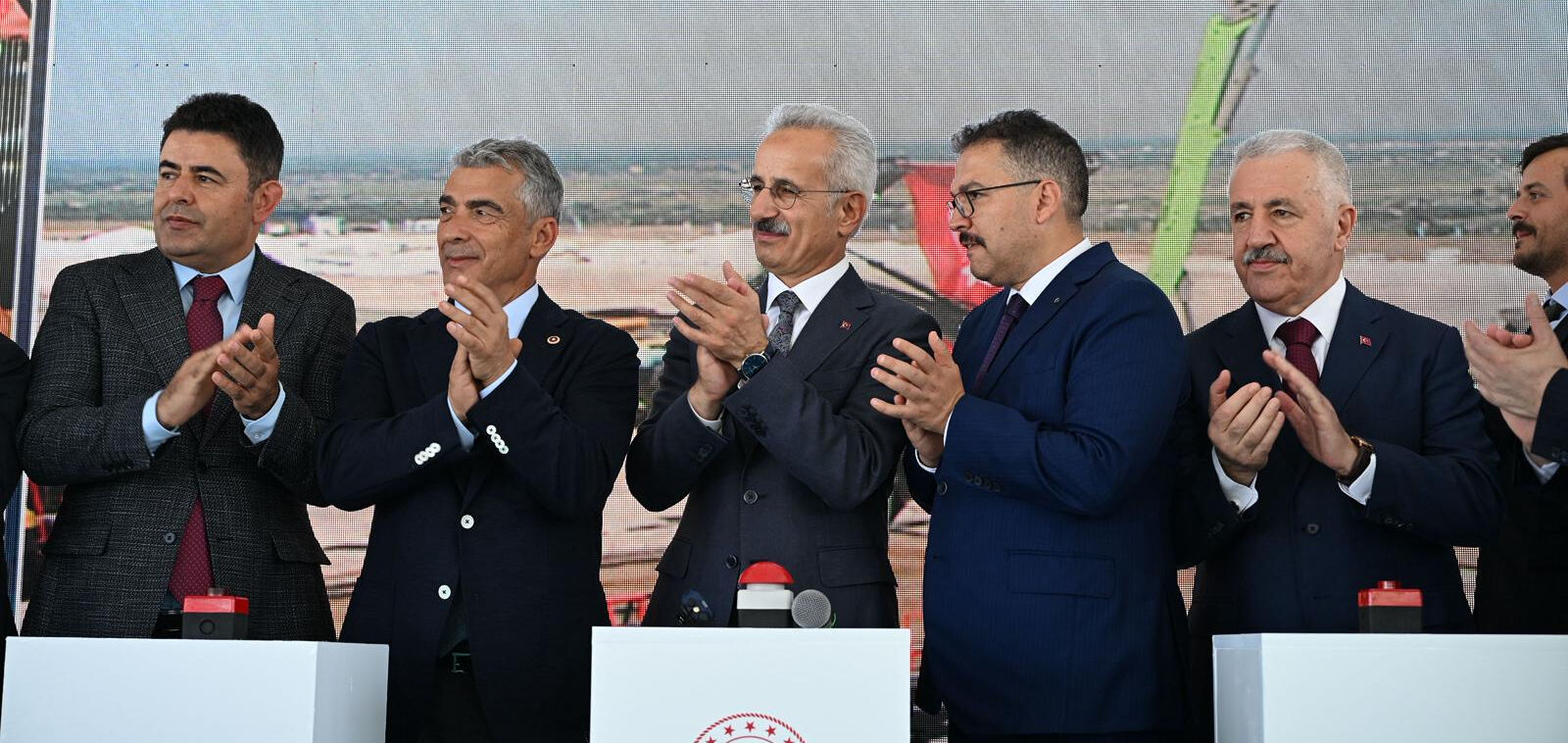 Zengezur Koridoru'nda tarihi adım! Bakan Uraloğlu: Tüm dünya için küresel altın bir çağ başlayacak - 4. Resim