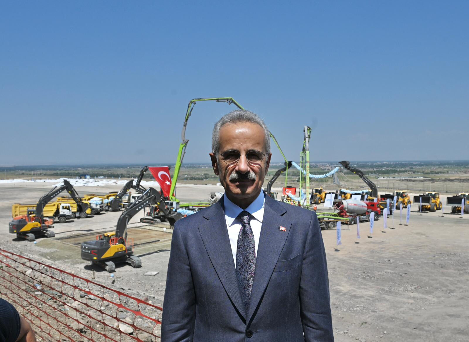 Zengezur Koridoru'nda tarihi adım! Bakan Uraloğlu: Tüm dünya için küresel altın bir çağ başlayacak - 6. Resim