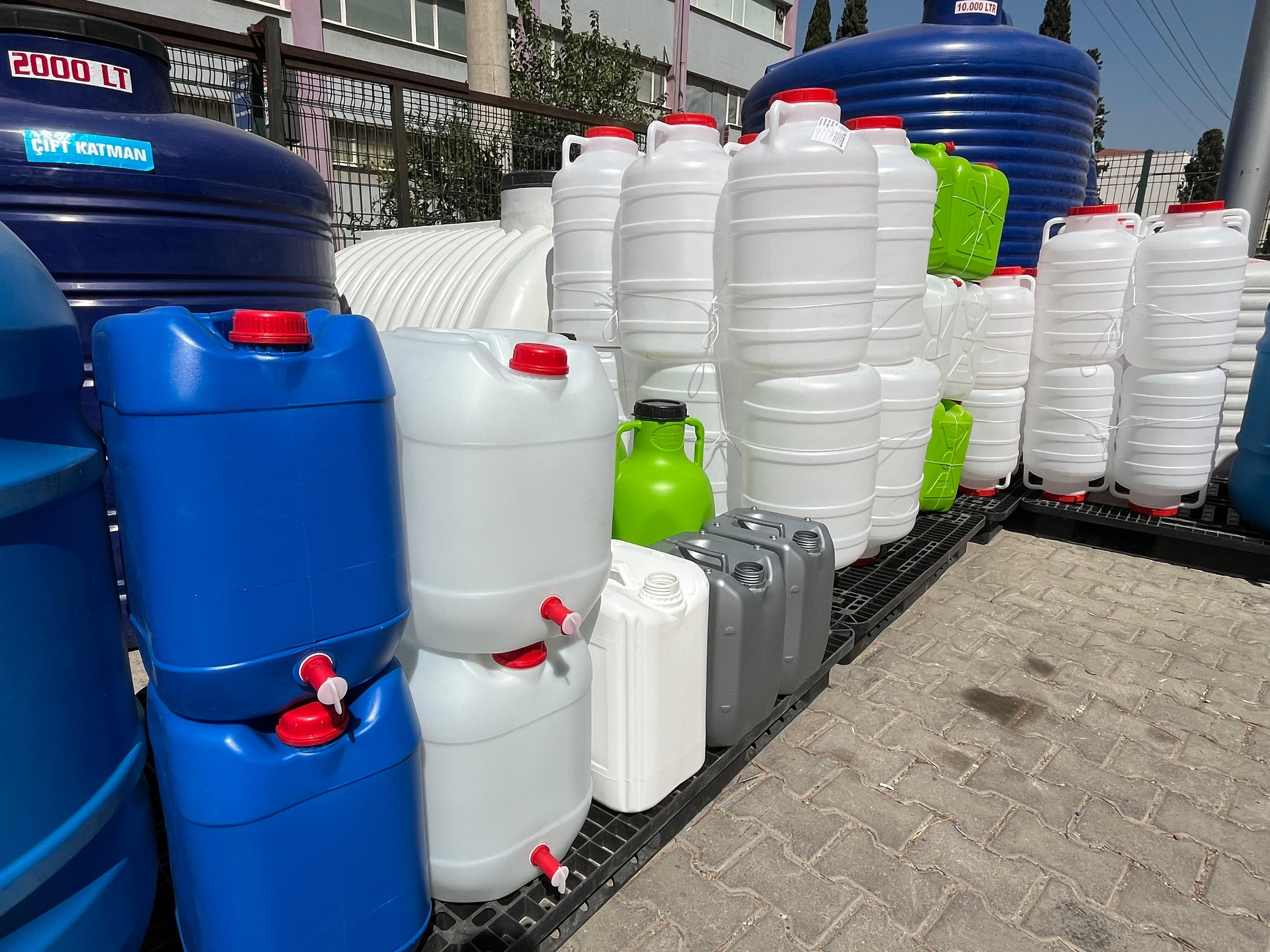 40 günlük suyu kalan İzmirlilerin bulduğu çare 'Hangi yıldayız?' dedirtti - 3. Resim