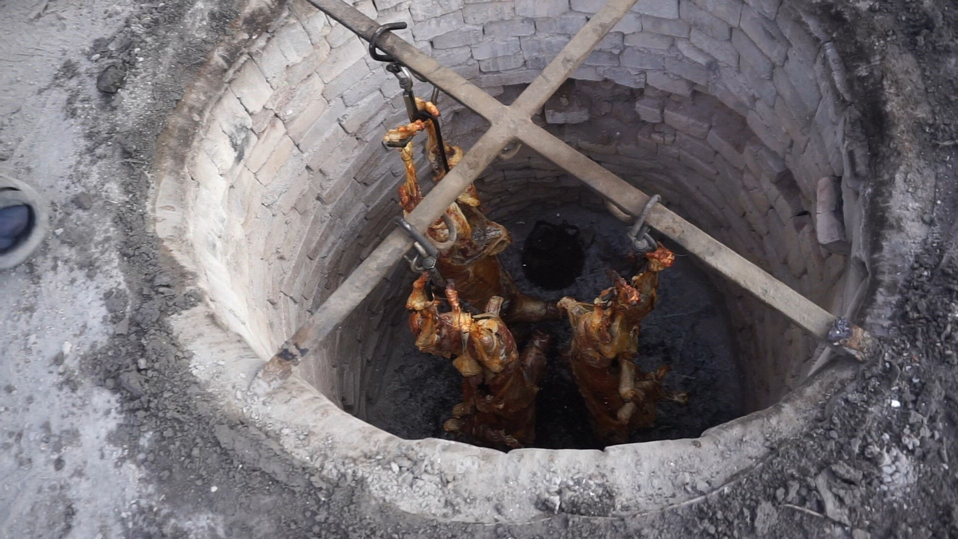 Asırlık lezzet! 2,5 saatte pişiyor, kilosu 1.300 liradan satılıyor - 2. Resim