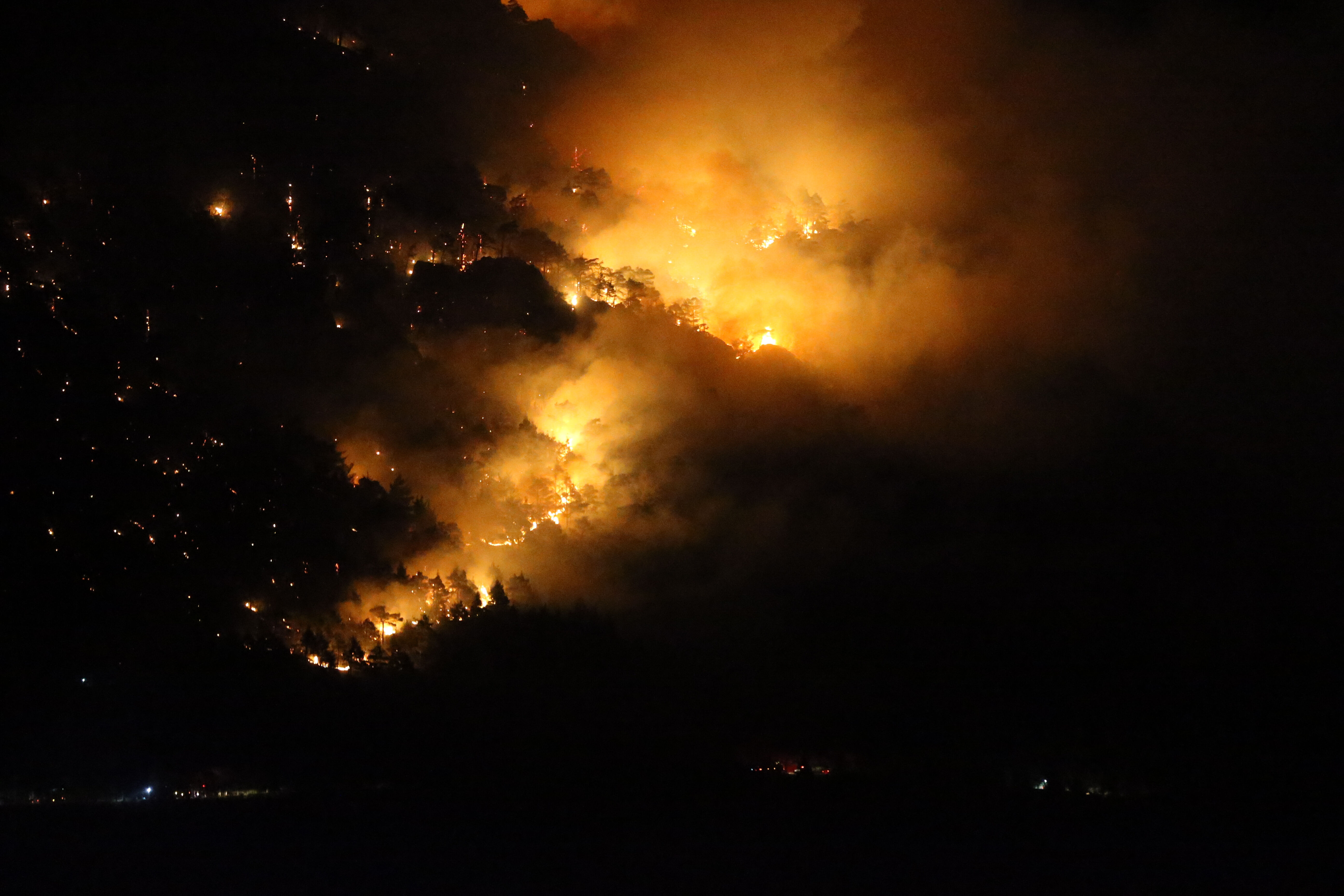 Denizli'de orman yangını! Havadan ve karadan müdahale sürüyor - 3. Resim