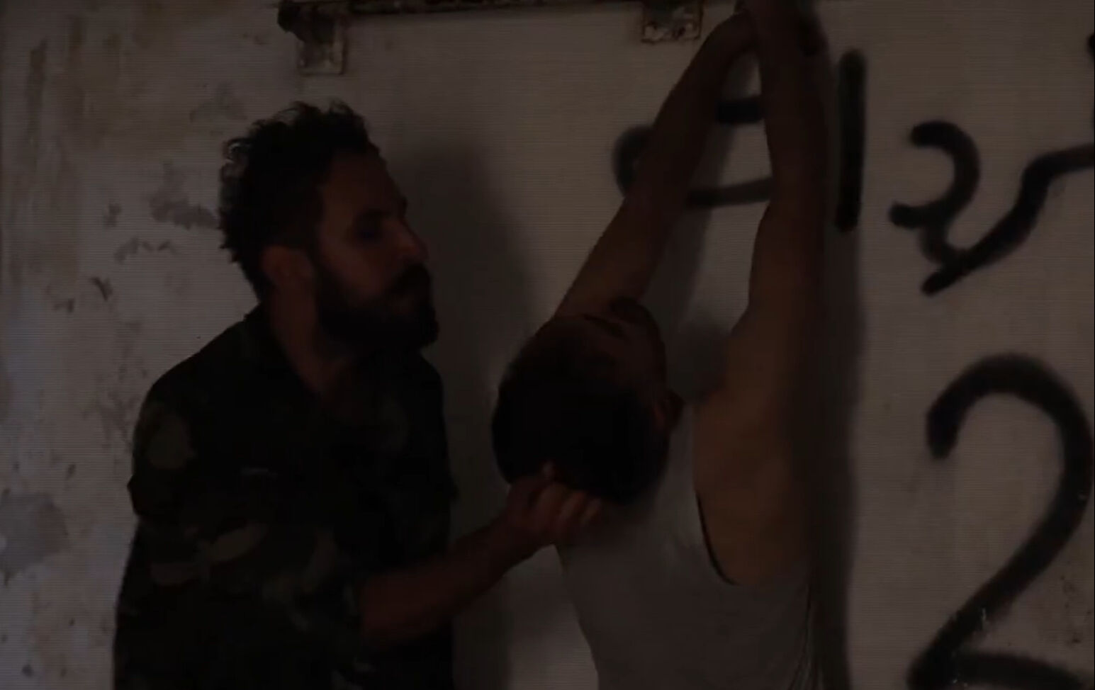 Devrik Beşar Esad rejimin işkence merkeziydi! Sednaya Hapishanesi gardiyanları tutuklularla yüzleştirildi - 4. Resim