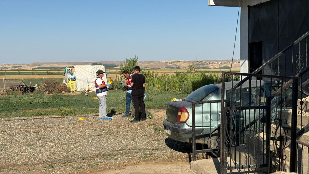 Diyarbakır'da iki aile dehşet saçtı! Ölü ve yaralılar var... Ekipler köyün altını üstüne getirdi Diyarbakır'da iki aile dehşet saçtı! Ölü ve yaralılar var... Ekipler köyün altını üstüne getirdi