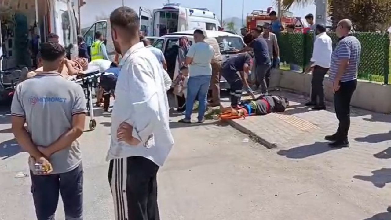 Düğün yolu ölüme götürdü! Feci kazada çok sayıda ölü ve yaralı var Düğün yolu ölüme götürdü! Feci kazada çok sayıda ölü ve yaralı var