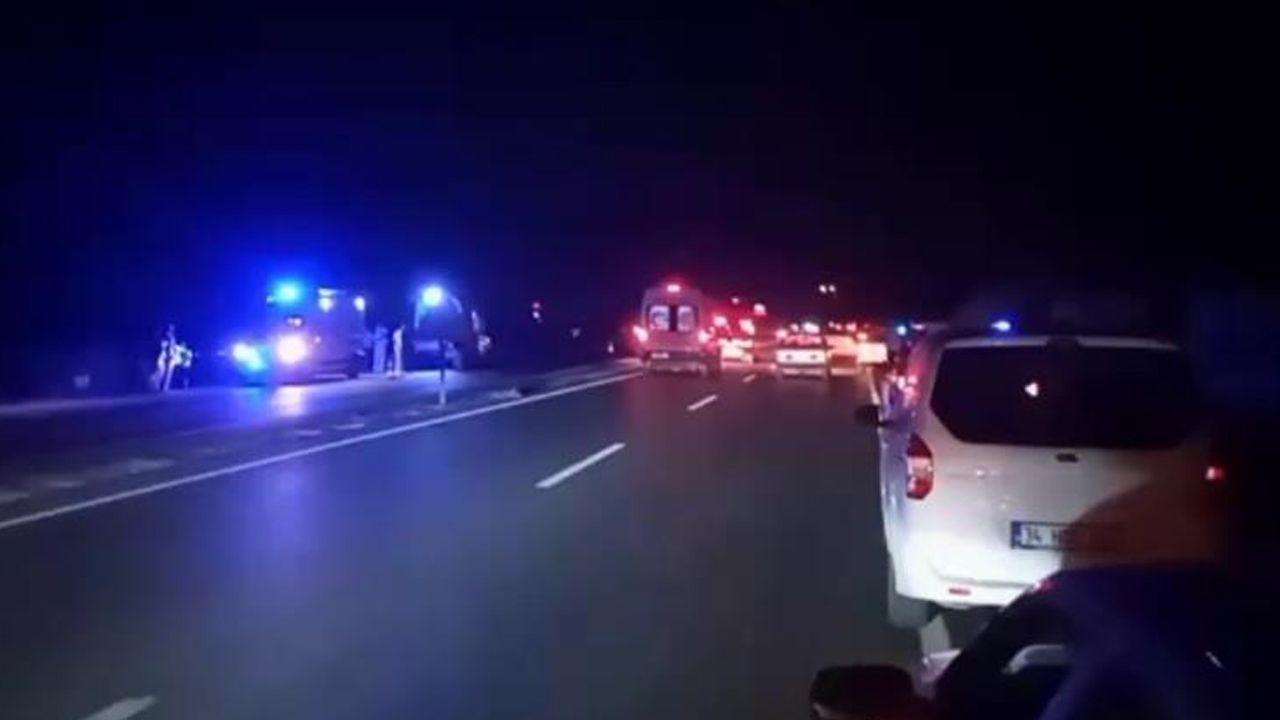 Erdek yolunda feci kaza! Ölü ve yaralılar var Erdek yolunda feci kaza! Ölü ve yaralılar var