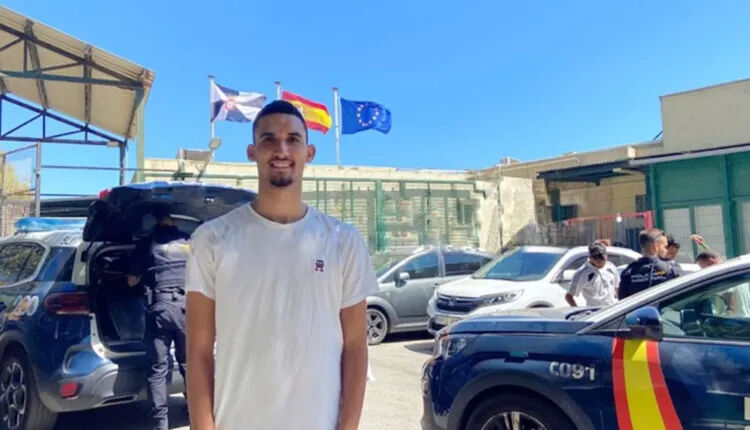 Faslı futbolcudan akılalmaz hareket!