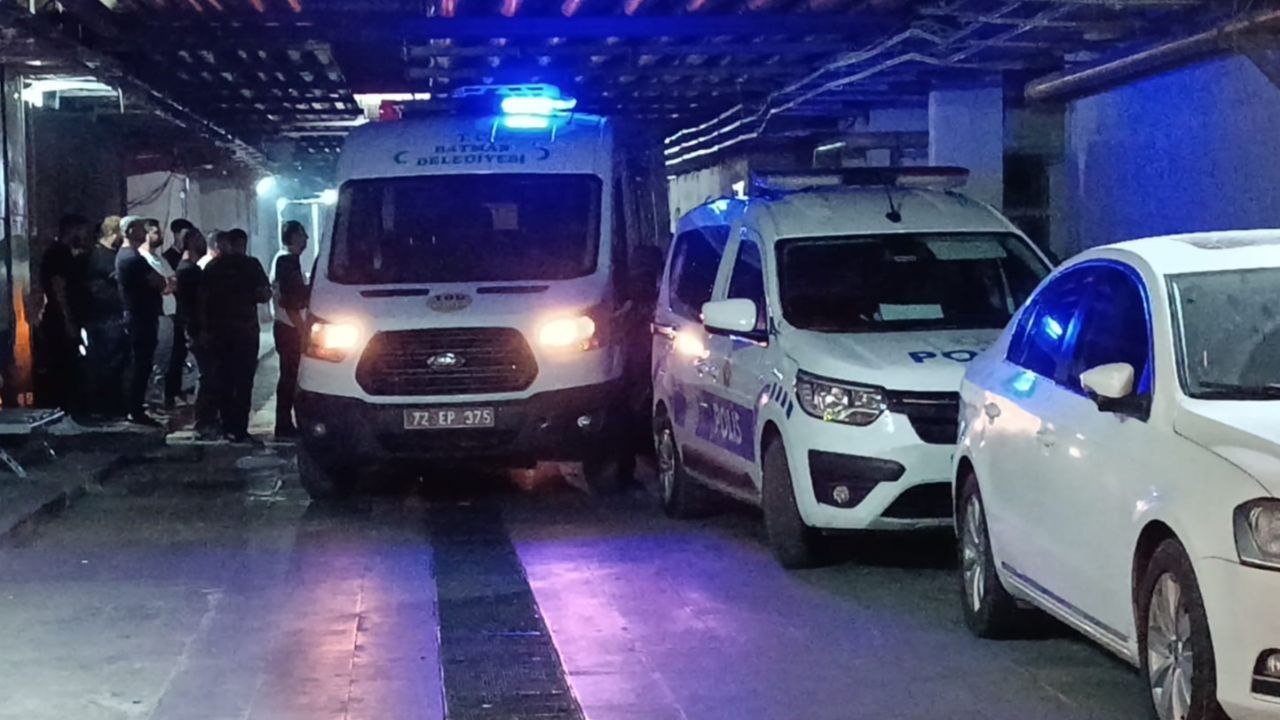 İki arkadaşın tartışması dehşet saçtı! Önce öldürdü, sonra intihar etti İki arkadaşın tartışması dehşet saçtı! Önce öldürdü, sonra intihar etti