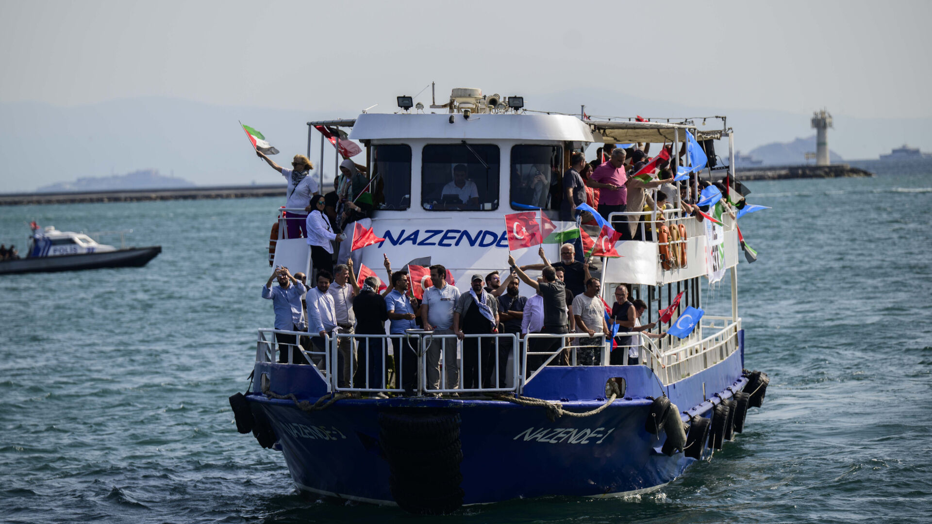 İstanbul Boğazı'ndan Gazze'ye 1000 selam! Kız Kulesi'nde Filistin bayrağı dalgalandı - 2. Resim
