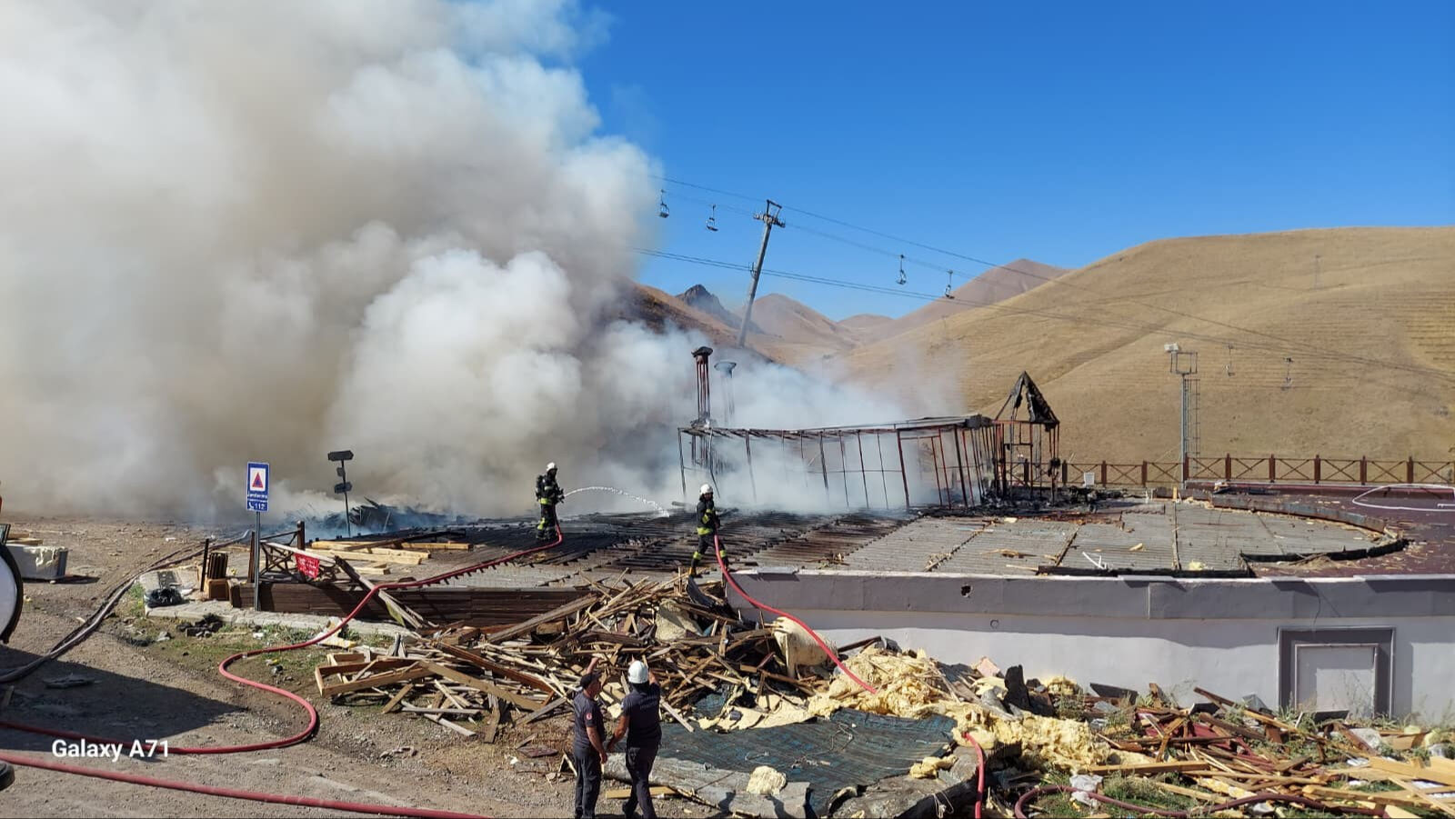 Palandöken Kayak Merkezi'ndeki yangın! Seferber oldular - 1. Resim