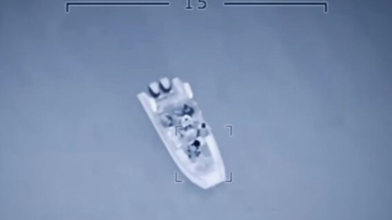 TB2'den kritik operasyon! Rus devriye botu nokta atışıyla imha edildi TB2'den kritik operasyon! Rus devriye botu nokta atışıyla imha edildi