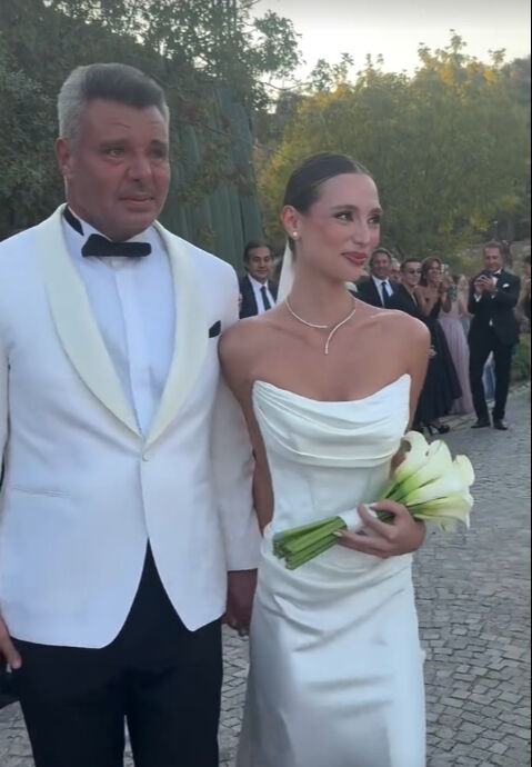 Assos’ta görkemli düğün! Kızını evlendiren Saadettin Saran gözyaşlarına boğuldu - 1. Resim