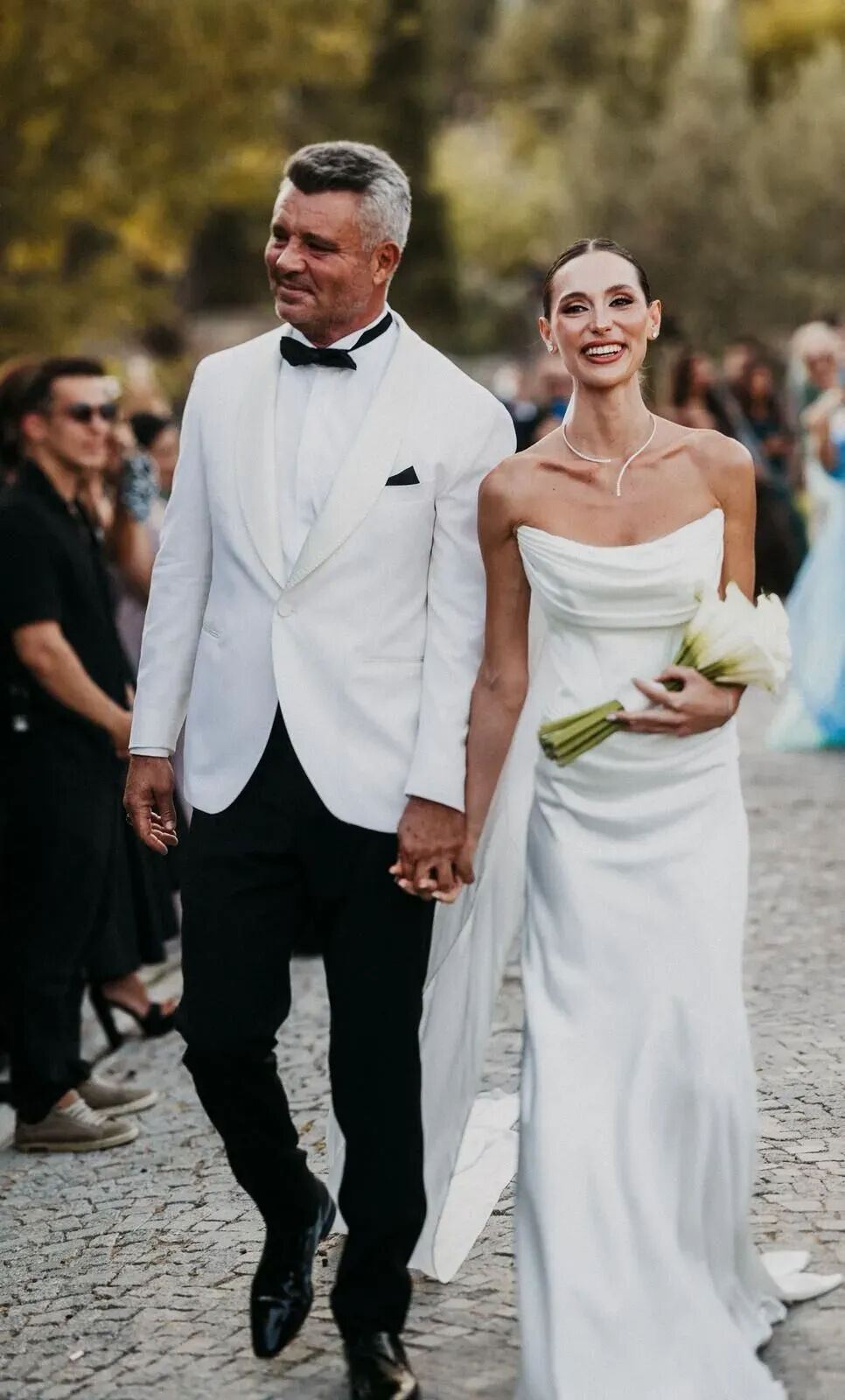 Assos’ta görkemli düğün! Kızını evlendiren Saadettin Saran gözyaşlarına boğuldu - 3. Resim