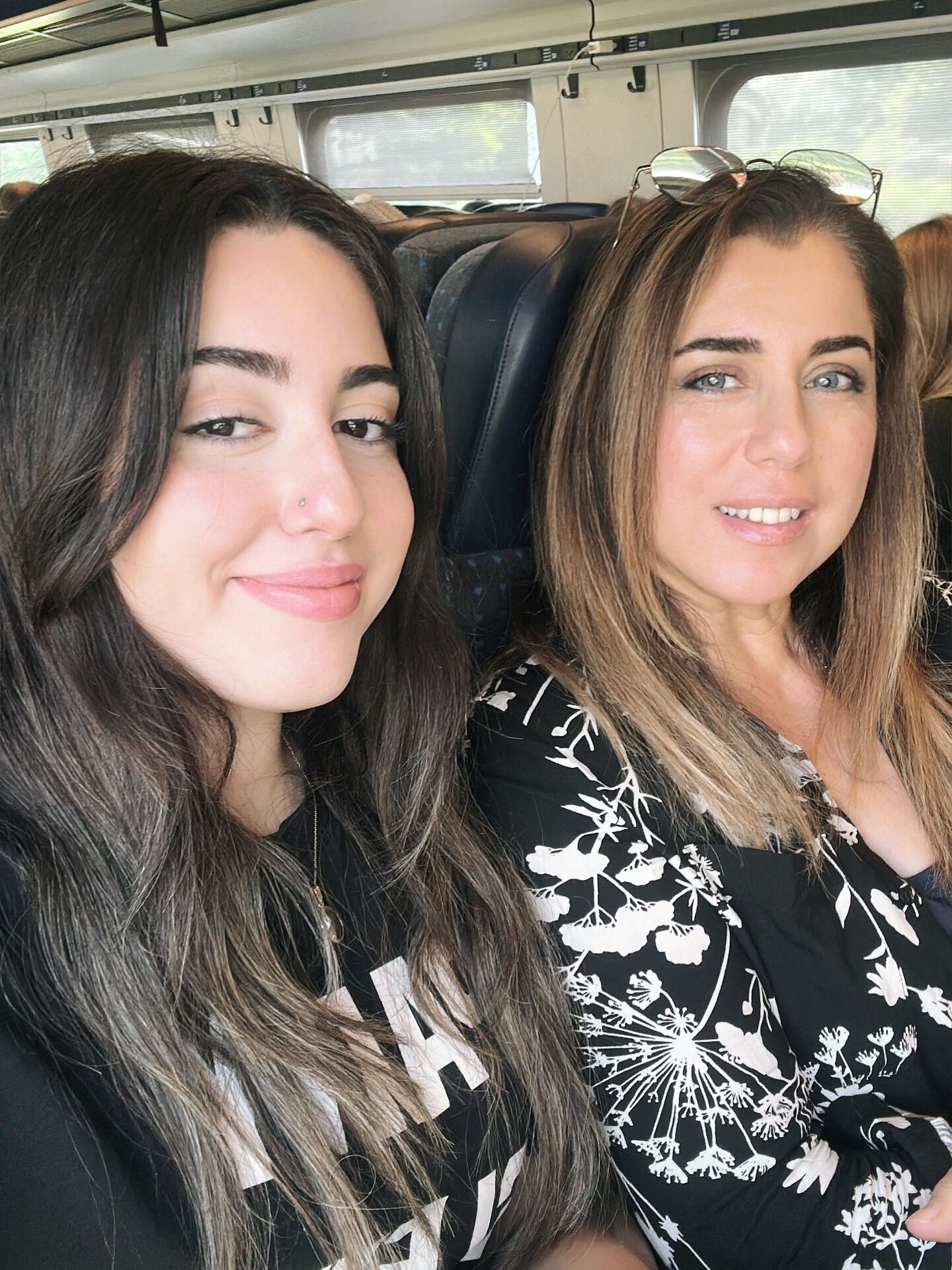 İsviçre'ye yerleşip köy hayatı yaşıyordu! Seher Dilovan kızını ilk defa paylaştı: