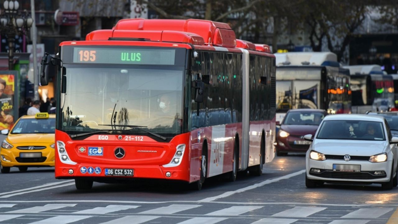 30 Ağustos'ta Ankara'da otobüsler ücretsiz mi? Metro ve Başkentray'ın bedava olup olmadığı merak ediliyor 30 Ağustos'ta Ankara'da otobüsler ücretsiz mi? Metro ve Başkentray'ın bedava olup olmadığı merak ediliyor