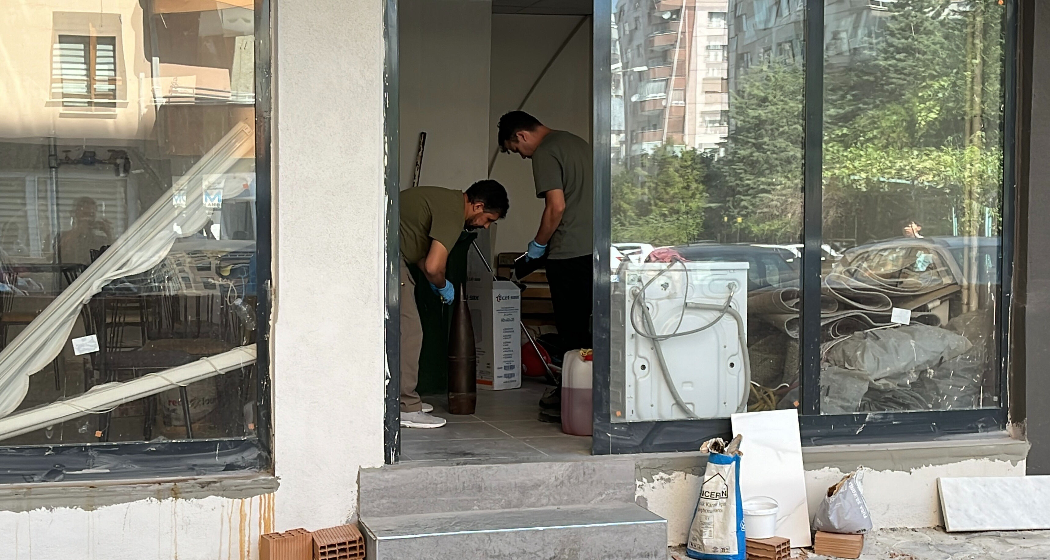 Binadaki top mermisi ekipleri harekete geçirdi! Şaşırtan gerçek ortaya çıktı - 1. Resim