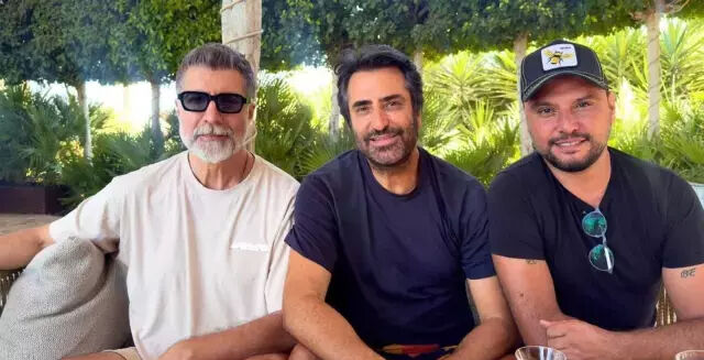 Bir dönemin küslüğü bitti! Mahsun, Alişan ve Özcan Deniz yıllar sonra bir arada... - 3. Resim