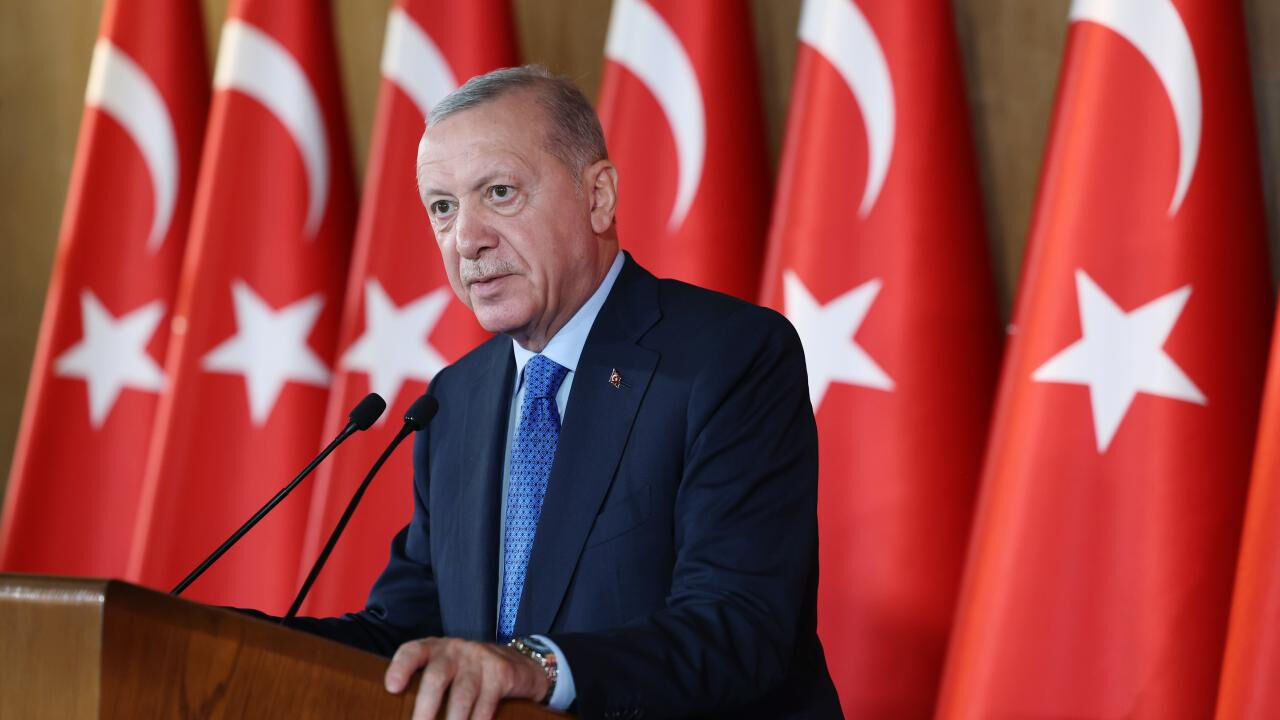 Cumhurbaşkanı Erdoğan'dan CHP'ye 'yolsuzluk ve rüşvet' hatırlatması: Belediyeleri aile çiftliği gibi sömürenler için deniz bitmiştir - 2. Resim