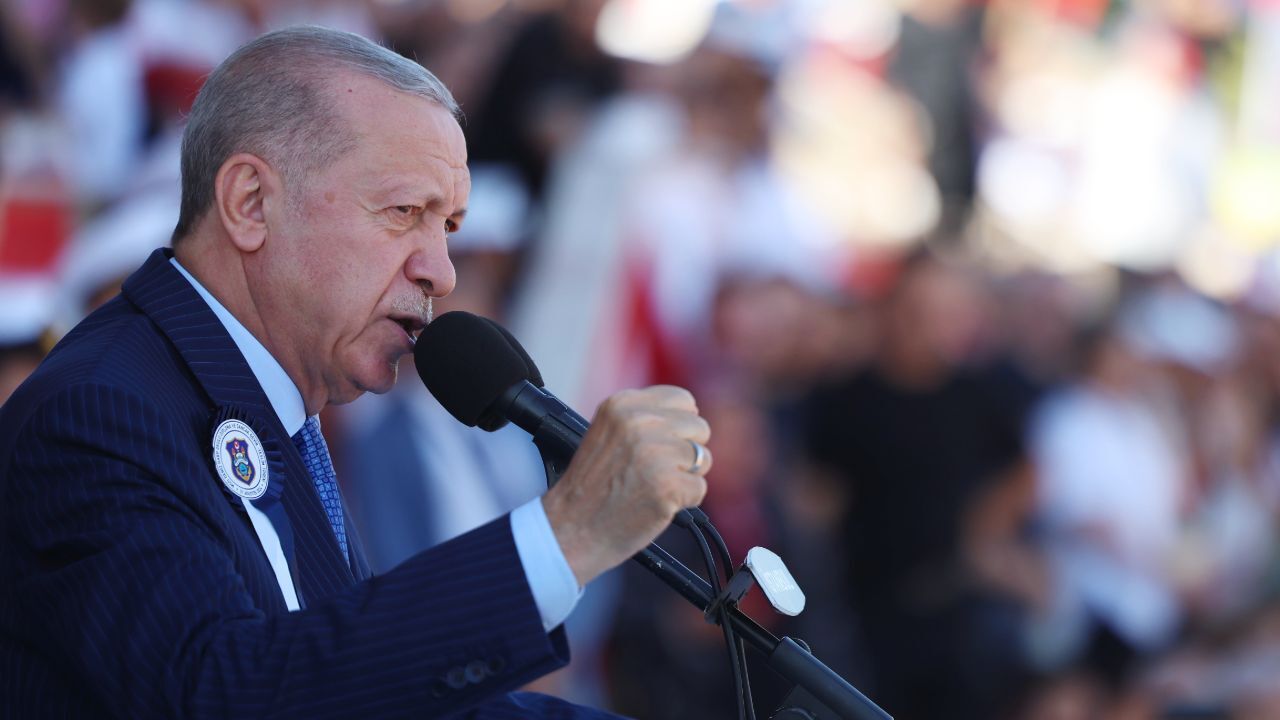 Cumhurbaşkanı Erdoğan'dan Malazgirt mesajı: En önemli görevimiz, bu ruhu yaşatmak Cumhurbaşkanı Erdoğan'dan Malazgirt mesajı: En önemli görevimiz, bu ruhu yaşatmak