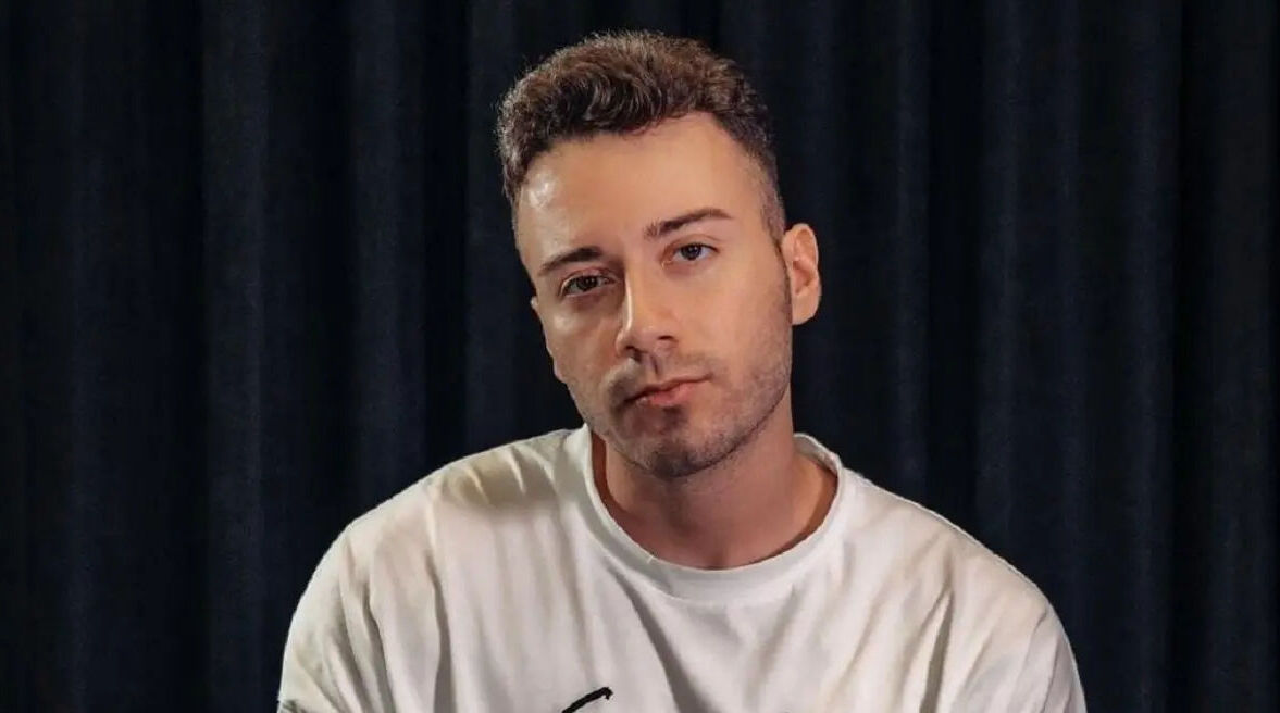 Enes Batur kimdir, mesleği ne? İşte hayatı ve kariyeri - 1. Resim