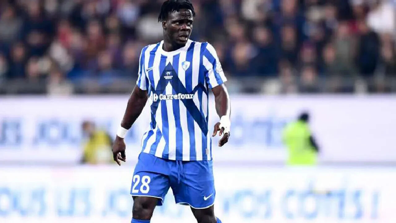 Göztepe'nin orta saha yıldızı: Junior Olaitan - 1. Resim