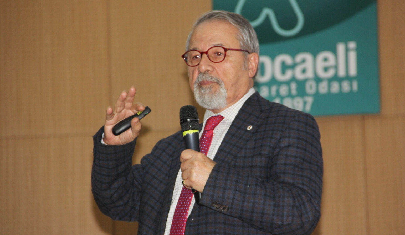 Naci Görür deprem fırtınasının ardından o isimlere sitem etti: Meslektaşlarına laf çaktırıyor - 1. Resim