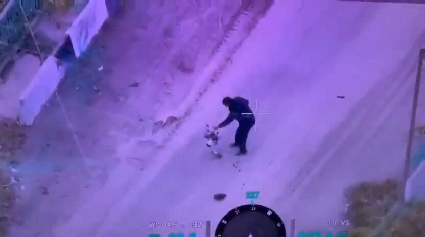 Sosyal medya bunu konuşuyor! Rusya'ya ait İHA'yı eliyle yakaladı - 2. Resim