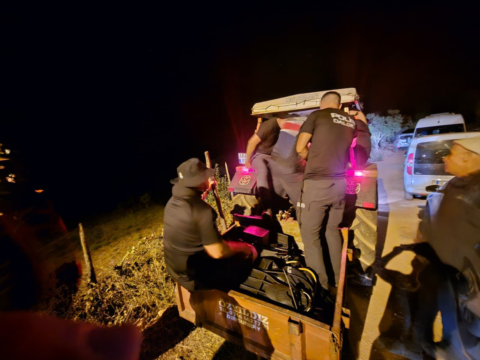 Bursa'da kahreden olay: Kızı içinden canından oldu! Düğüncüler, Hüseyin Husten'e ağlıyor - 3. Resim