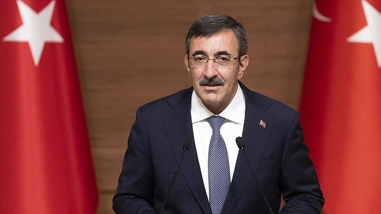 Cumhurbaşkanı Yardımcısı Yılmaz'dan Malazgirt Zaferi ve Büyük Taarruz mesajı Cumhurbaşkanı Yardımcısı Yılmaz'dan Malazgirt Zaferi ve Büyük Taarruz mesajı