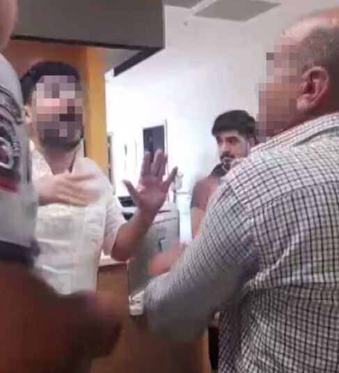 Hastaneyi ayağa kaldırdılar! Doktordan hasta yakınına skandal sözler: Seni paramparça ederim - 1. Resim