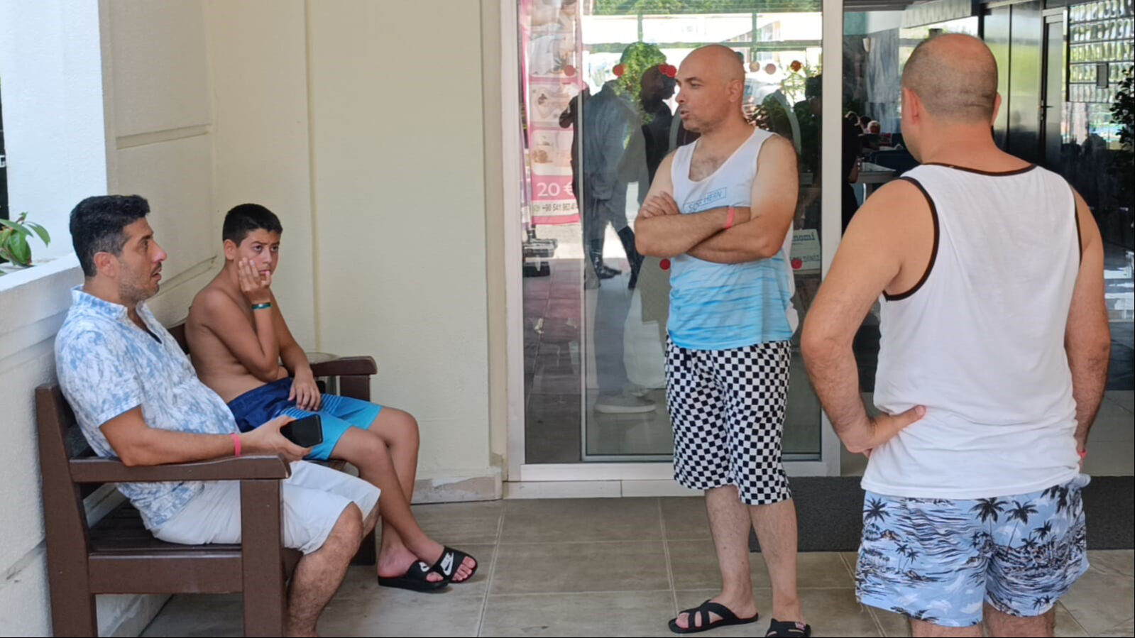 Her şey dahil 2 bin 500 euroluk kabus! Tatilciler oteli terk etti - 3. Resim