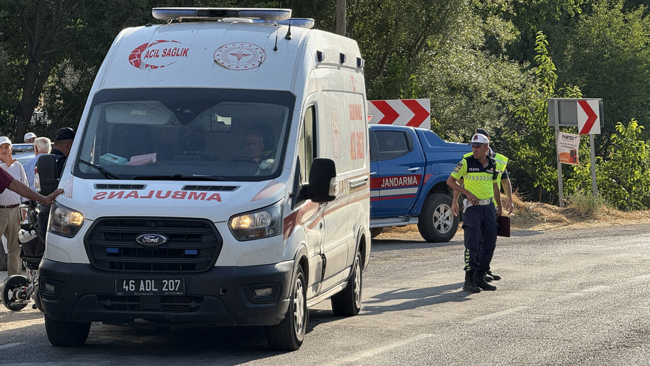 Kahramanmaraş'ta otomobil yayalara çarptı: Ölü ve yaralılar var! - 1. Resim