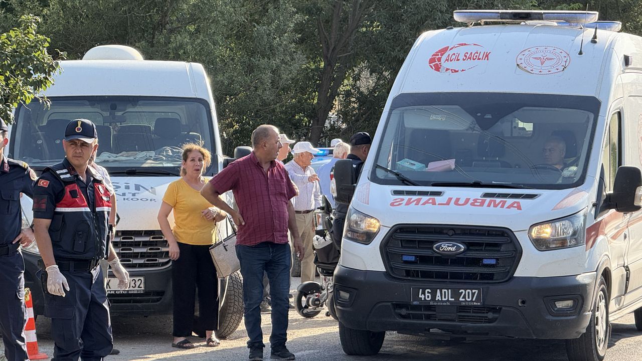 Kahramanmaraş'ta otomobil yayalara çarptı: Ölü ve yaralılar var! Kahramanmaraş'ta otomobil yayalara çarptı: Ölü ve yaralılar var!