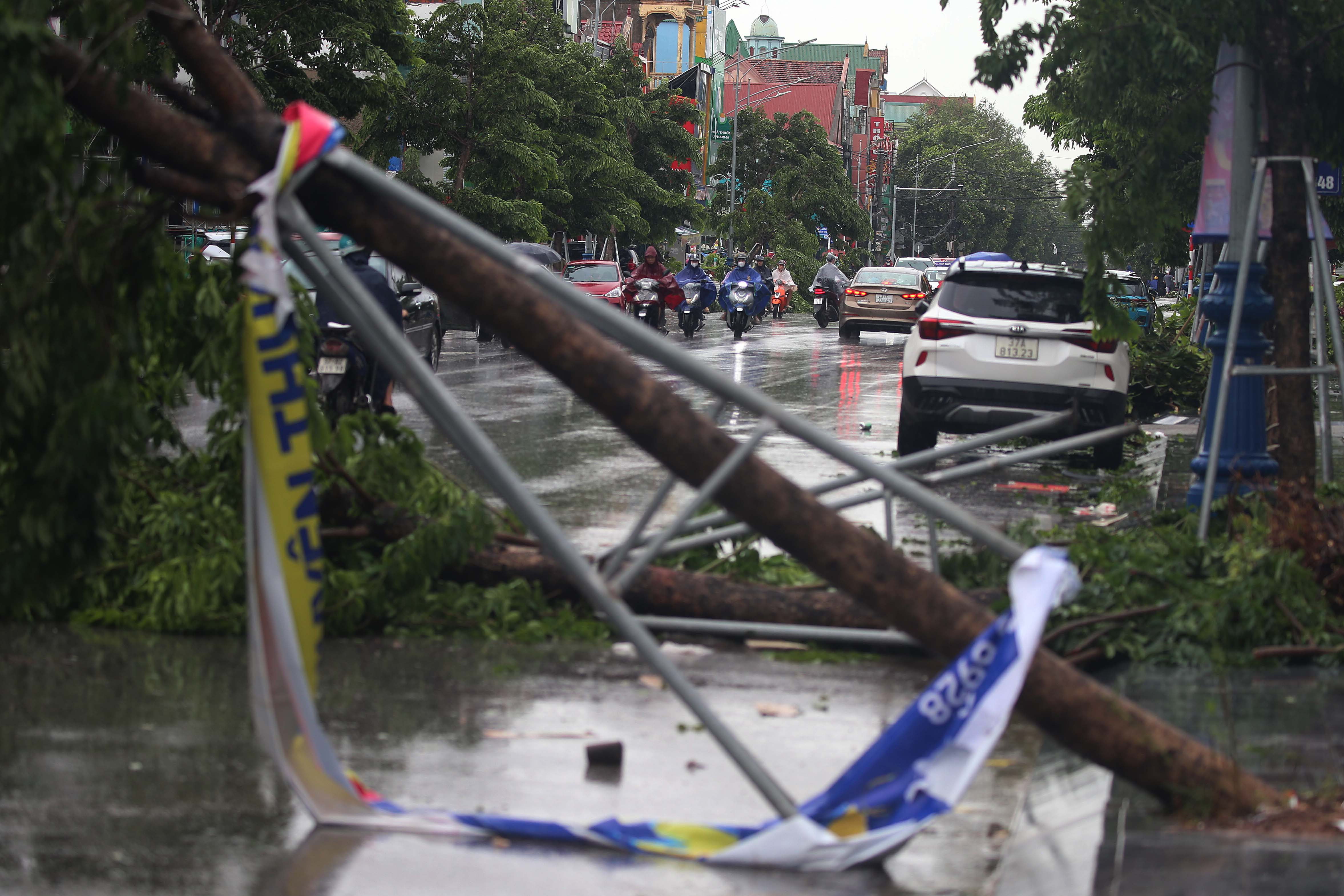 Kajiki Tayfunu ülkeyi kasıp kavurdu! Evler suya gömüldü: Çok sayıda ölü ve yaralı var - 3. Resim
