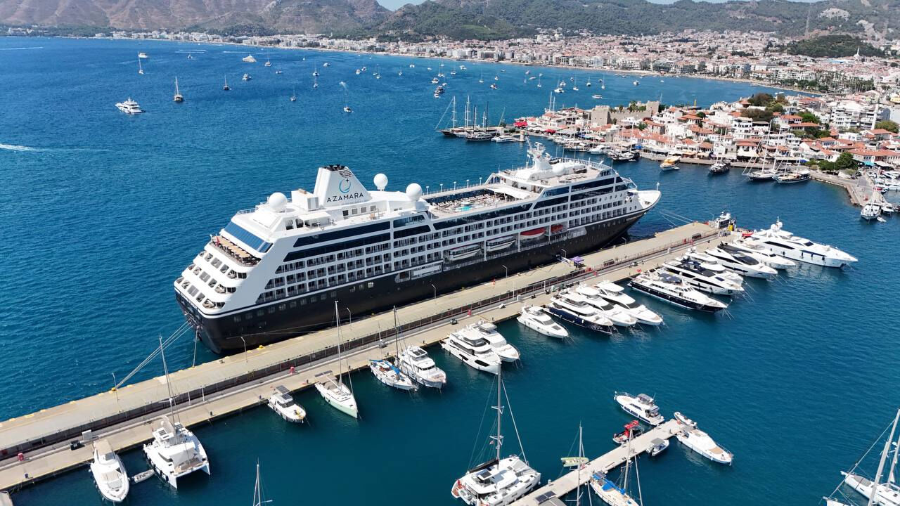 Marmaris'e iki kruvaziyer 930 yolcu getirdi - 1. Resim