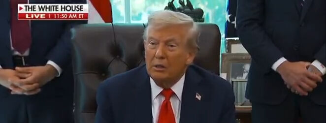 Oval Ofis'te kaos anları! Öksürük krizinin ardından şimdi de telefon krizi! Üst düzey ismi böyle kovdu - 1. Resim