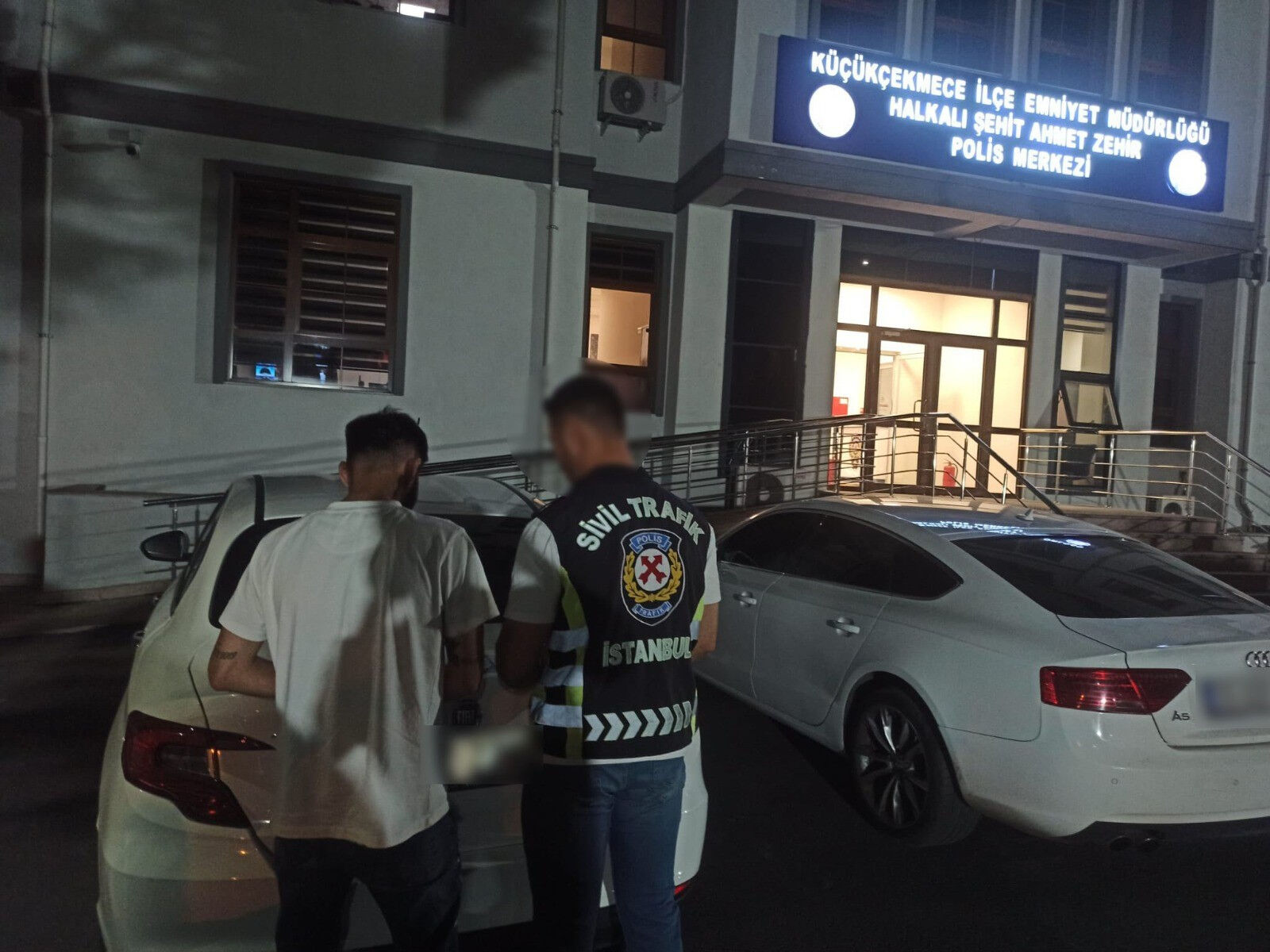 Sosyal medya fenomenine denk gelince makas atmaya başlamıştı! O sürücüye kesilen ceza belli oldu - 1. Resim