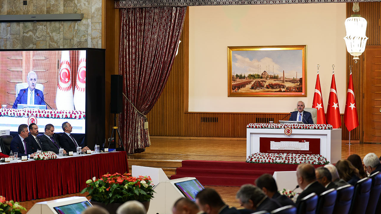 Söz şimdi başkanlarda! Kendi dönemlerindeki tecrübeleri komisyonda anlatacaklar - 1. Resim