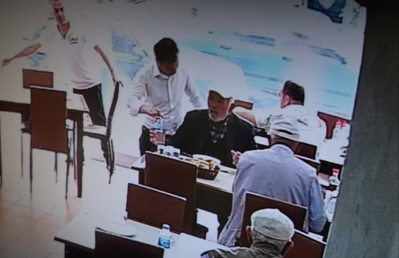 Yemek yerken canından oluyordu! 