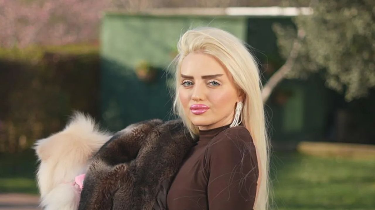 Yemekteyiz Melis kimdir? Zuhal Topal&#039;la Yemekteyiz Melis Göz yaşı ve kariyeri